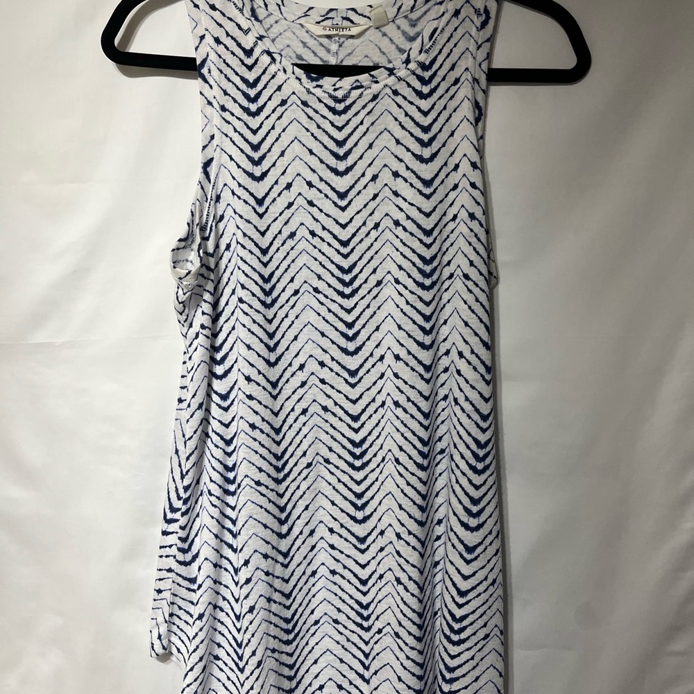 Athleta‎ White and Blue Chevron Tank Top